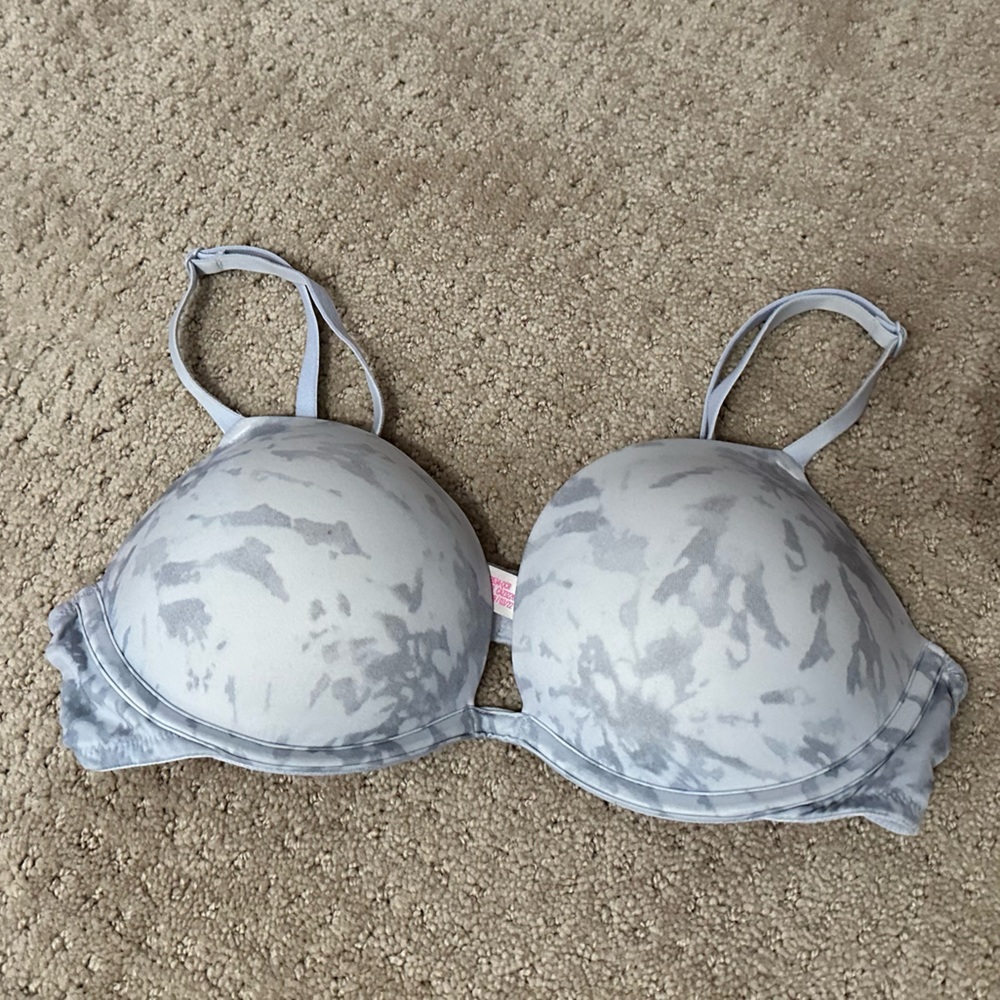 Victoria’s Secret Pink push-up bra 34B